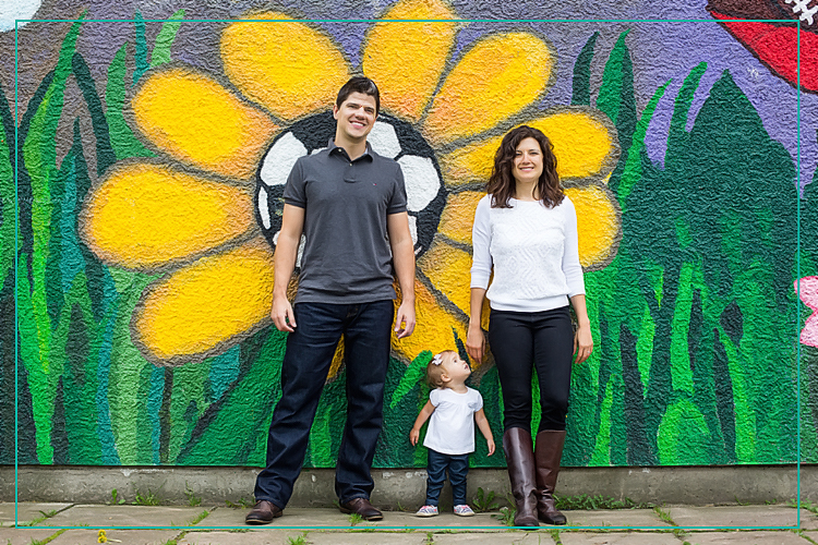 Family shoot - painted wall_website